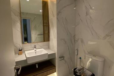 Luxury residence neighbouring to Courtyard by Marriott: Top Residency @ Setia Alam 