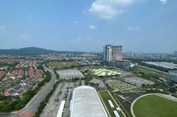 Luxury residence neighbouring to Courtyard by Marriott: Top Residency @ Setia Alam 