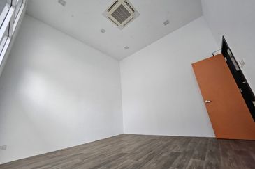 Retail Lots for sale and rent. Casa Suites, Petaling Jaya (opposite 3 Damansara Mall), behind Damansara Intan. 