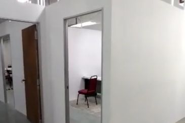 Space for Rent @ Bangunan Cube, Petaling Jaya. Walking distance to Asia Jaya LRT Station.