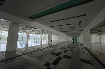 8 Storey Enbloc Commercial Building For Sale @ KL