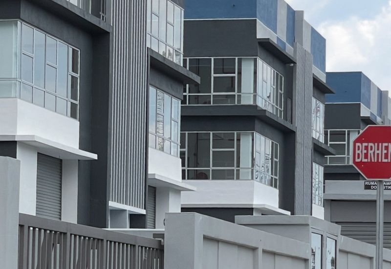 Brand New 2.5-Storey Semi D Factory at Taman Industri 21, Balakong