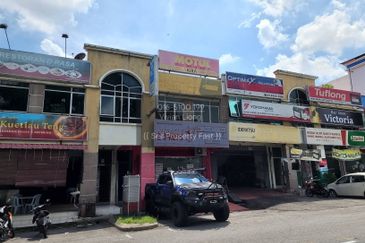 [G,1st floor 22x75] Tmn PELANGI SEMENIH Shop Lot (near LOTUS, PETRONAS, STARBUCK)