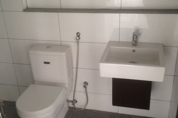 The Maisons, Perdana Lakeview East