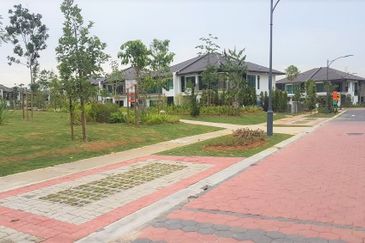 Lepironia Gardens, Setia Eco Glades