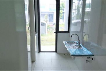 Lepironia Gardens, Setia Eco Glades