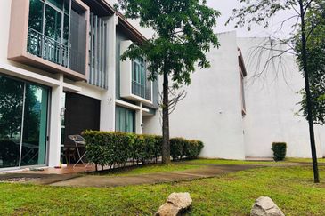 Symphony Hills Schubert