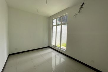 Trillium, Perdana Lakeview East