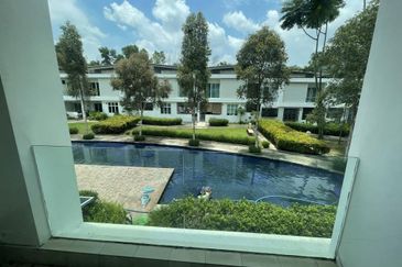 Trillium, Perdana Lakeview East