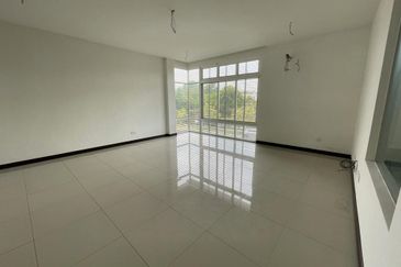 Trillium, Perdana Lakeview East