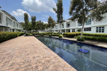 Trillium, Perdana Lakeview East