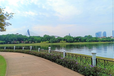 Perdana Lakeview East