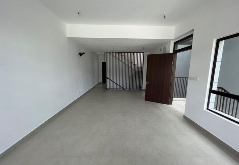 Beautiful Landscape 3 Storey Terrace House for Sale