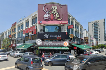 Premium [Freehold] [Corner] 4storey Shoplot @ Bandar Puteri Puchong for Sale!!