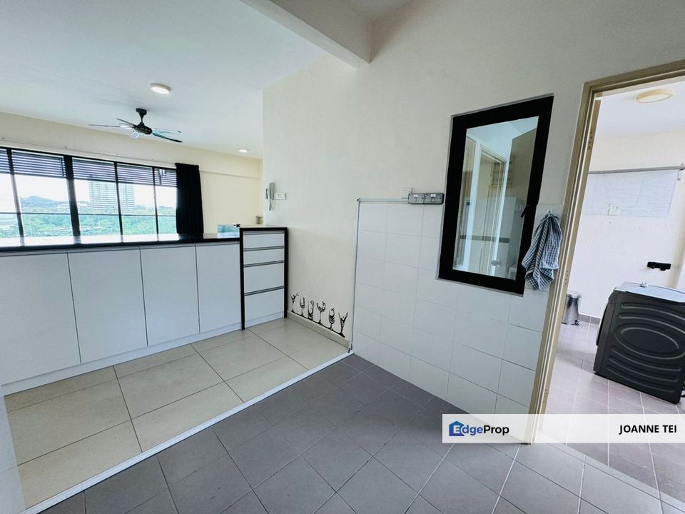 Exclusive Low Density Spacious Unit w Facilities and 2 Carparks @ Cyberjaya for Sale!!, Selangor, Cyberjaya