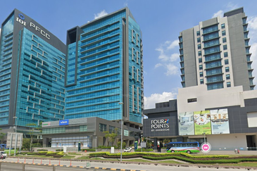 Premium Location Ground Floor Shop @ Bandar Puteri Puchong for Rent!!