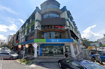 Premium Location Ground Floor Shop @ Bandar Puteri Puchong for Rent!!