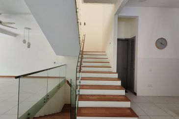 Symphony Hills Schumann