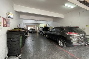 3 Storey EROI 5.25% Shop Office Jalan Pekaka Seksyen 8 Kota Damansara