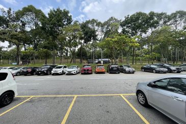 3 Storey EROI 5.25% Shop Office Jalan Pekaka Seksyen 8 Kota Damansara