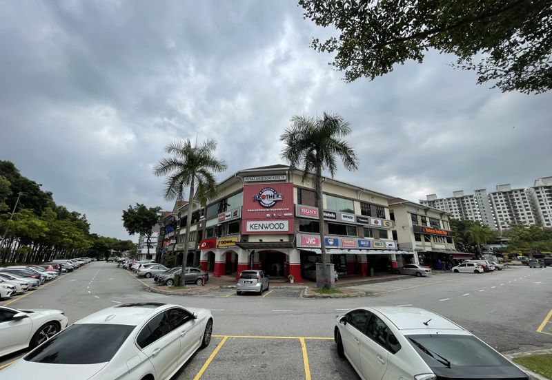 3 Storey EROI 5.25% Shop Office Jalan Pekaka Seksyen 8 Kota Damansara