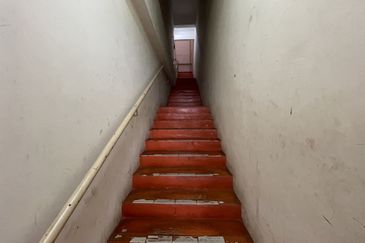 3 Storey EROI 5.25% Shop Office Jalan Pekaka Seksyen 8 Kota Damansara