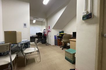 3 Storey EROI 5.25% Shop Office Jalan Pekaka Seksyen 8 Kota Damansara