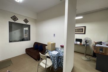 3 Storey EROI 5.25% Shop Office Jalan Pekaka Seksyen 8 Kota Damansara