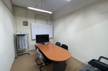 3 Storey EROI 5.25% Shop Office Jalan Pekaka Seksyen 8 Kota Damansara