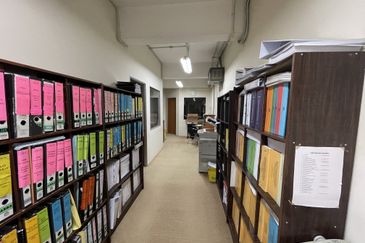 3 Storey EROI 5.25% Shop Office Jalan Pekaka Seksyen 8 Kota Damansara