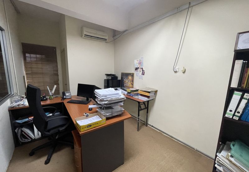 3 Storey EROI 5.25% Shop Office Jalan Pekaka Seksyen 8 Kota Damansara