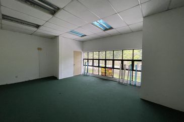 3 Storey EROI 5.25% Shop Office Jalan Pekaka Seksyen 8 Kota Damansara