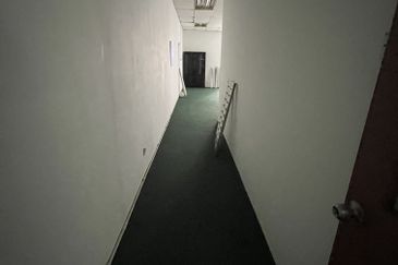 3 Storey EROI 5.25% Shop Office Jalan Pekaka Seksyen 8 Kota Damansara