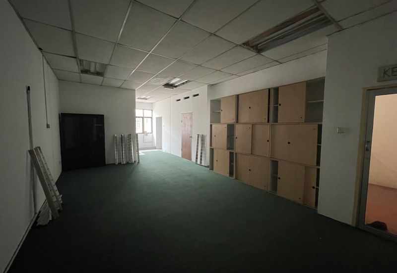 3 Storey EROI 5.25% Shop Office Jalan Pekaka Seksyen 8 Kota Damansara