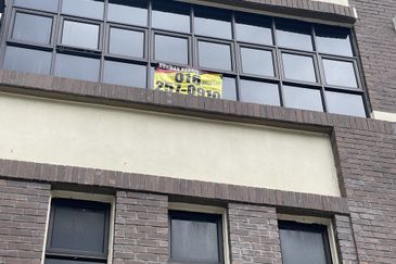 3 Storey EROI 5.25% Shop Office Jalan Pekaka Seksyen 8 Kota Damansara