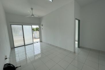 Jalan Haji Iman Omar 