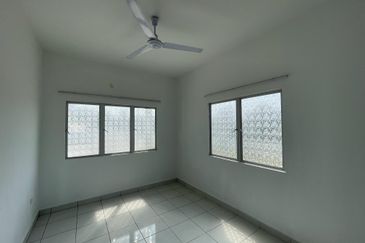 Jalan Haji Iman Omar 