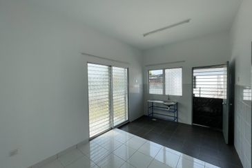 Jalan Haji Iman Omar 