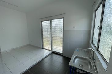 Jalan Haji Iman Omar 