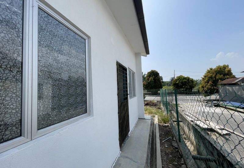 Jalan Haji Iman Omar 