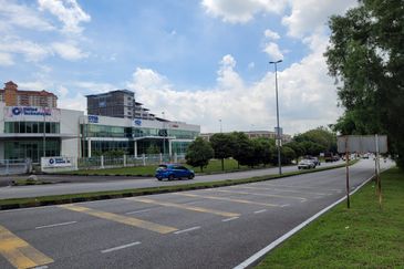 Perindustrian Pusat Bandar Puchong, with ccc