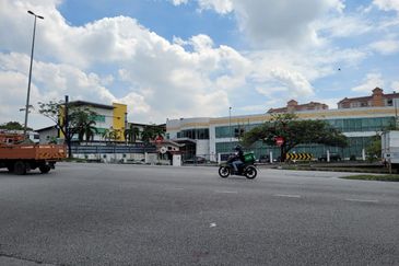 Perindustrian Pusat Bandar Puchong, with ccc