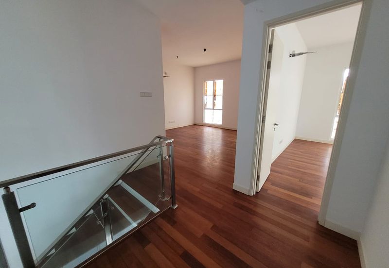 D'Laman Greenville ,Bukit Tinggi, Corner Semi d