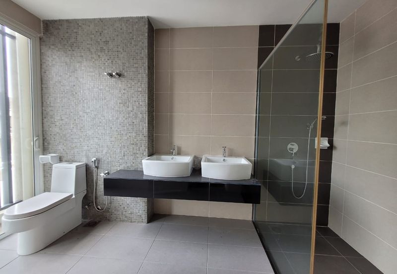 D'Laman Greenville ,Bukit Tinggi, Corner Semi d