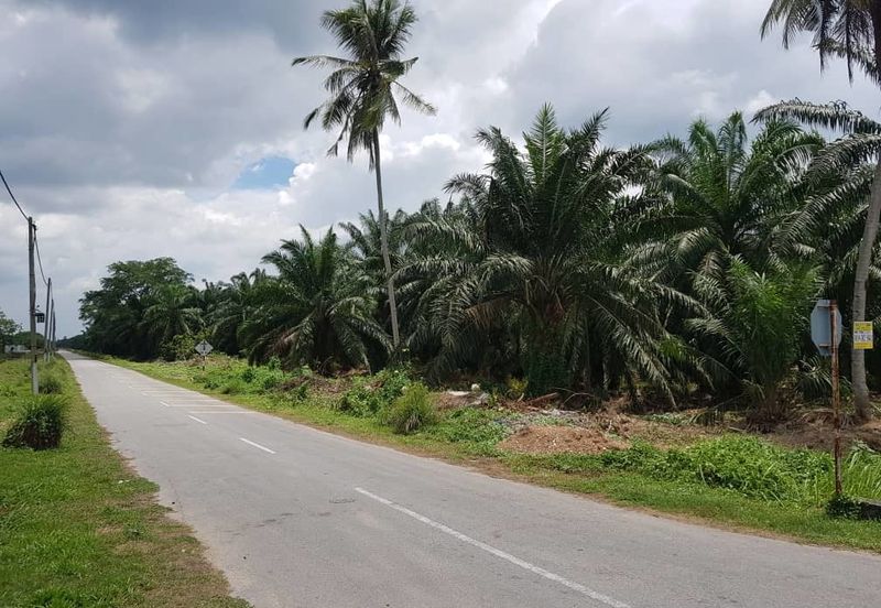 Jeram, Batu 20, Selangor Corner 8 acres Flat Land for sales