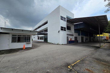 Kawasan Perusahaan Banting, Detached Factory / showroom with 800amp