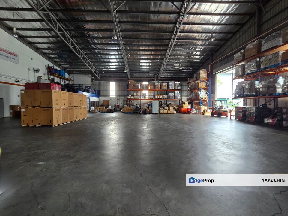 Bukit jelutong U8, Shah Alam, 3 storey warehouse with passenger lift, Selangor, Shah Alam