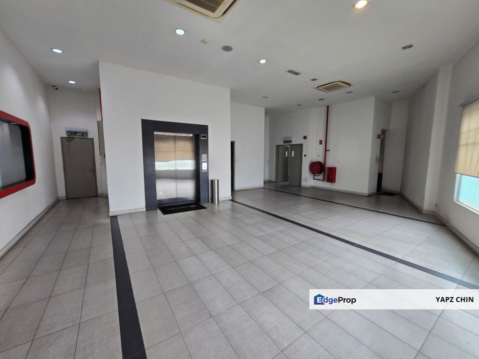 Bukit jelutong U8, Shah Alam, 3 storey warehouse with passenger lift, Selangor, Shah Alam