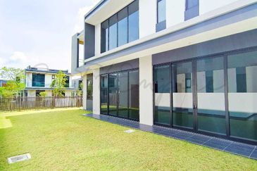 BUNGALOW ZERO LOT READY TO MOVE IN, KOTA KEMUNING SHAH ALAM