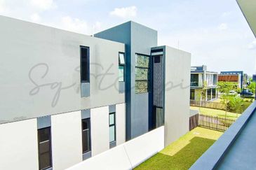 BUNGALOW ZERO LOT READY TO MOVE IN, KOTA KEMUNING SHAH ALAM